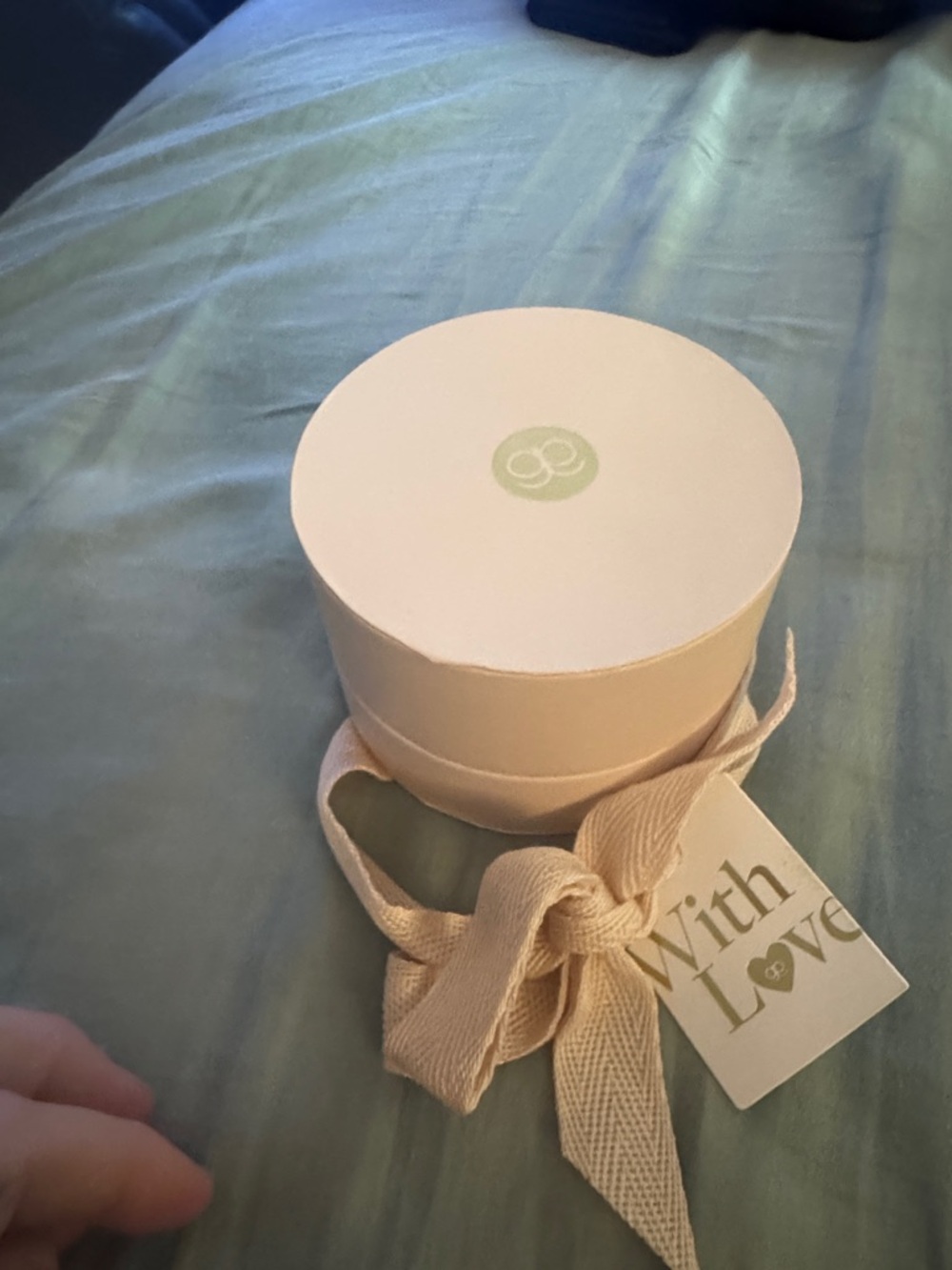 Gorjana Round Gift Box with Ribbon - Pale Pink - Picture 4 of 6